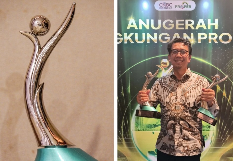 GM PT Pertamina Patra Niaga RU Dumai, Iwan Kurniawan menerima PROPER Hijau 2025 Kilang Dumai dan Kilang Sungai Pakning dari Menteri LH Hanif Faisol Nurofiq di Gedung Sasono Langen Budoyo, TMII (foto/ist)